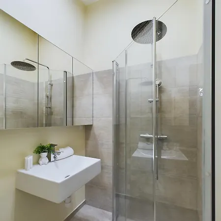 Bright Studio Near The Palace Of Culture & Science By Noclegi Renters Varsavia Esterno foto